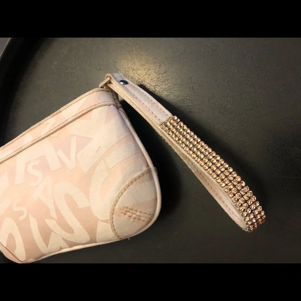 Swarovski wristlet with sparkling crystal
